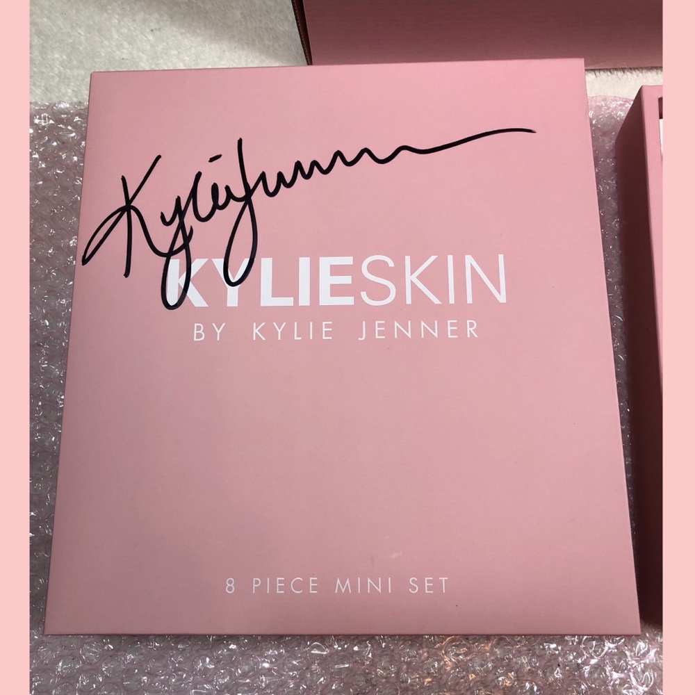 Signed Kylie Skin PR Box 8 Piece Mini Set